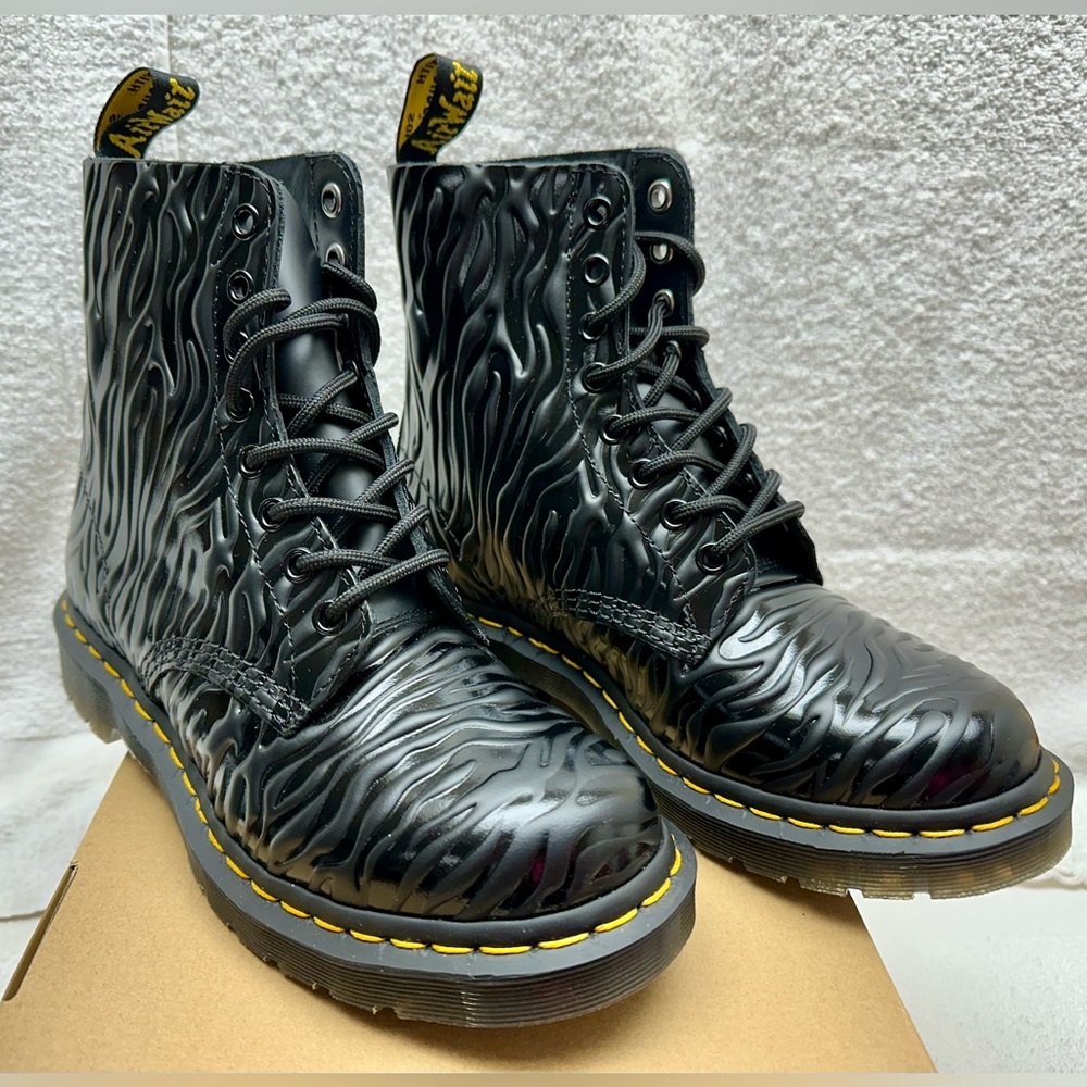 Dr Martens 1460 Pascal Zebra Gloss Boots-New In Box! - Picture 3 of 10